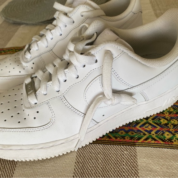 Air Force 01 Low ‘7.    Size 9 US - Picture 3 of 3